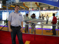 На фоне модели HJT-36