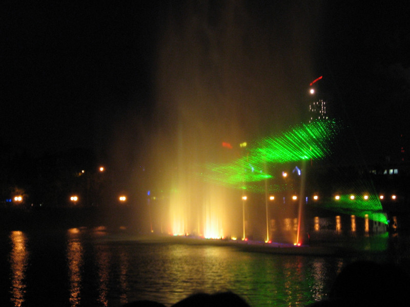 Поющие фонтаны.