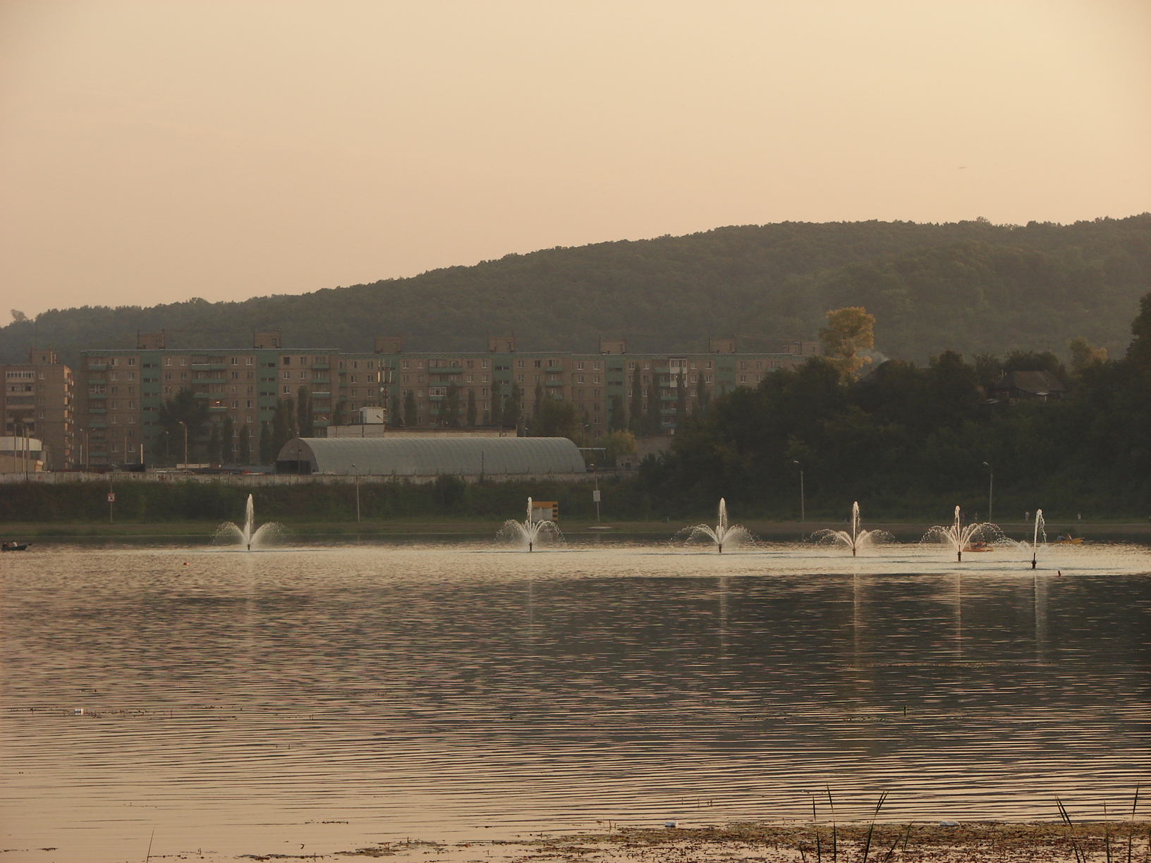 Фонтаны на озере Кашкадан