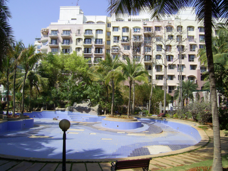 Бангалор. Бассейн во внутреннем дворике гостиницы