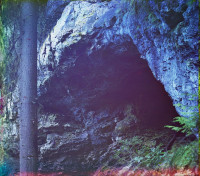 Пещера в горах в 5 верстах от станции Симской