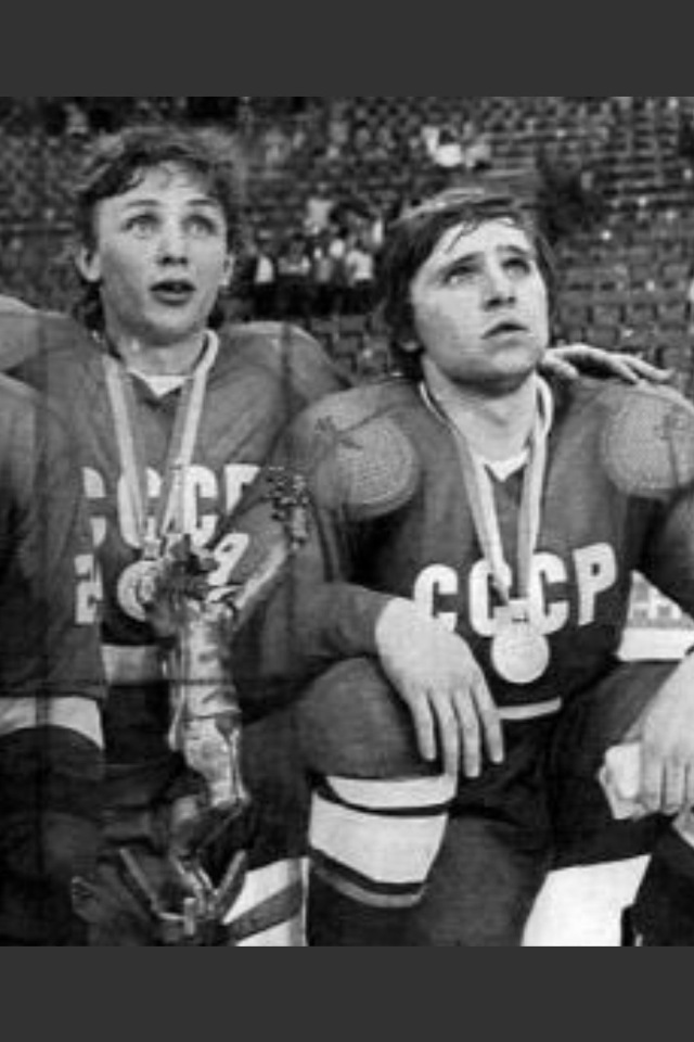 Гусев ссср. Харламов и Гусев хоккеисты. Хоккеист Гусев 1972. Крутов хоккеист.